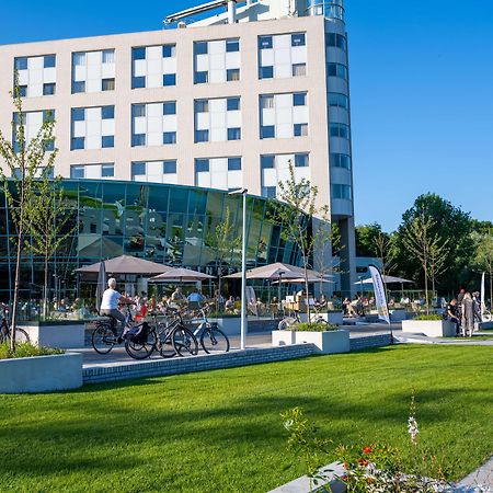 Best Western Plus Flatonia Inn Exterior photo