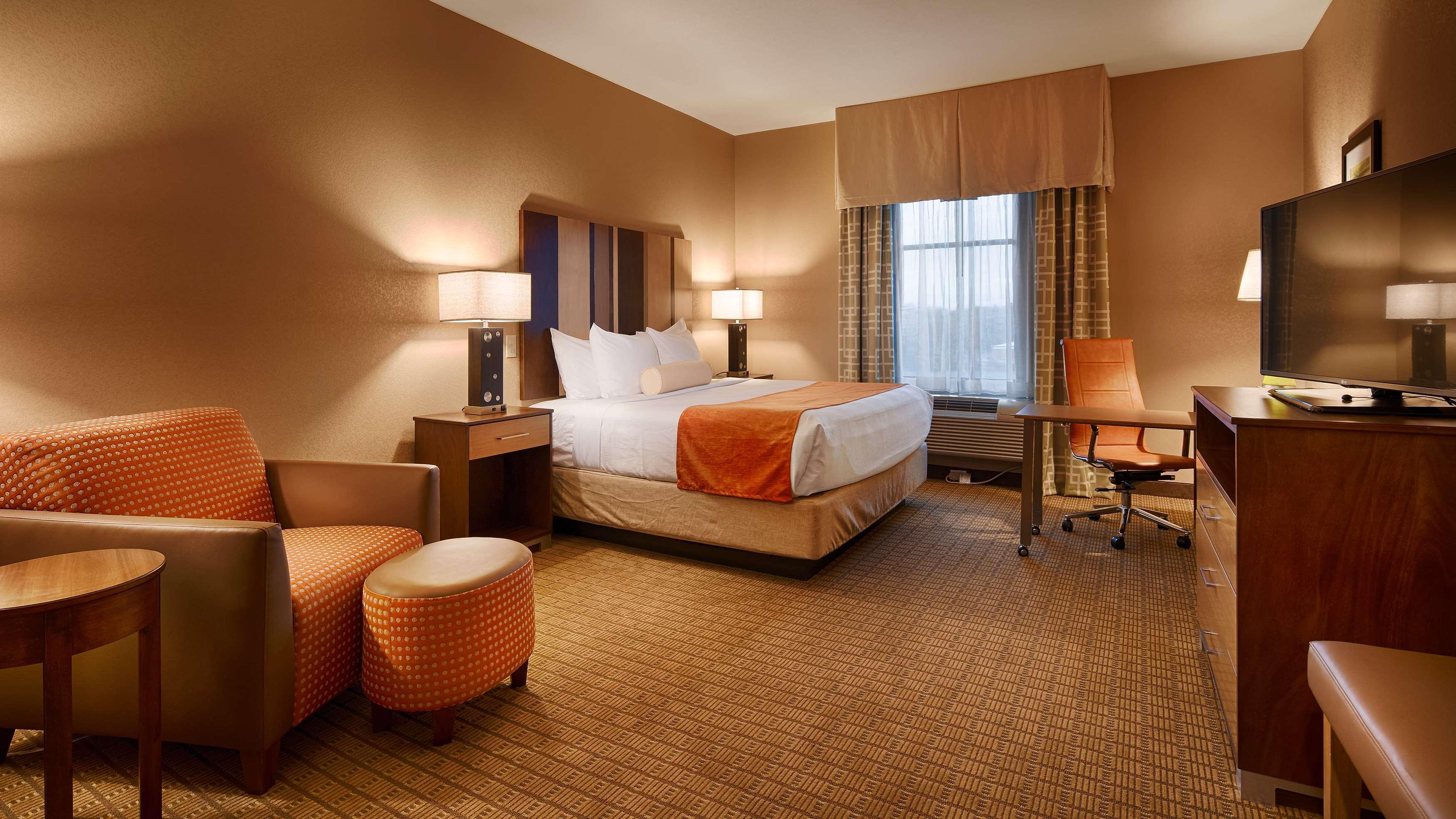 Best Western Plus Flatonia Inn Exterior photo